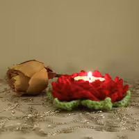 شمعدان بافتنی در رنگ بندی های مختلف