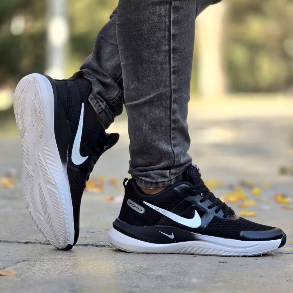 بمب تخفیف این هفته کفش کتونی اسپرت مردانه و پسرانه مدل نایک رنگ مشکی سفید بی نهایت خوشپا و خوش فرم با ارسال رایگان