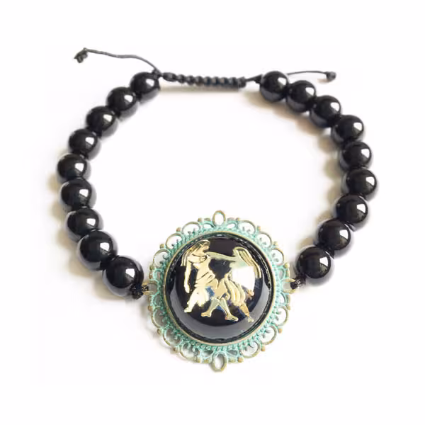 دستبند ماه تولد خرداد