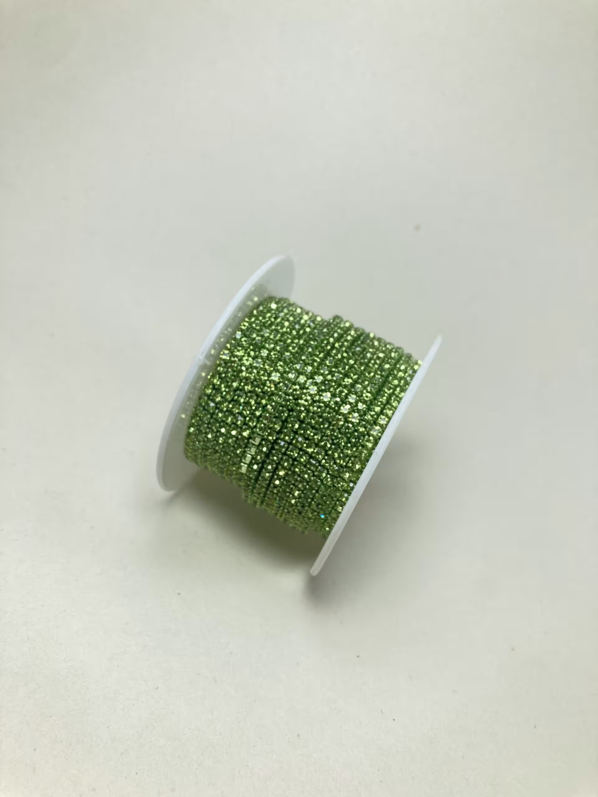 نگین متری رنگی سایز 6 مغز پسته ای