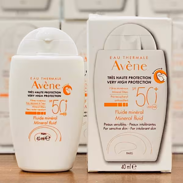 ضد آفتاب فلوئید مینرال spf 50 حجم 40 میل بدون رنگ