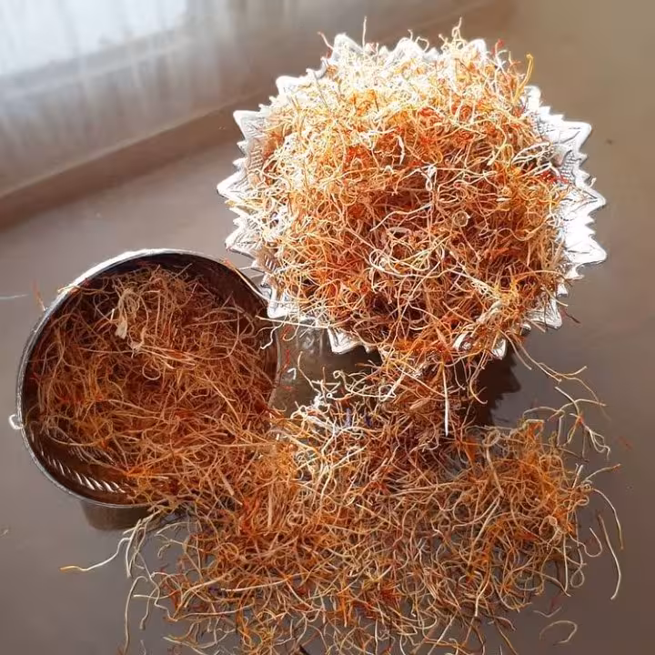 ریشه سفید زعفران بسته 4 گرمی