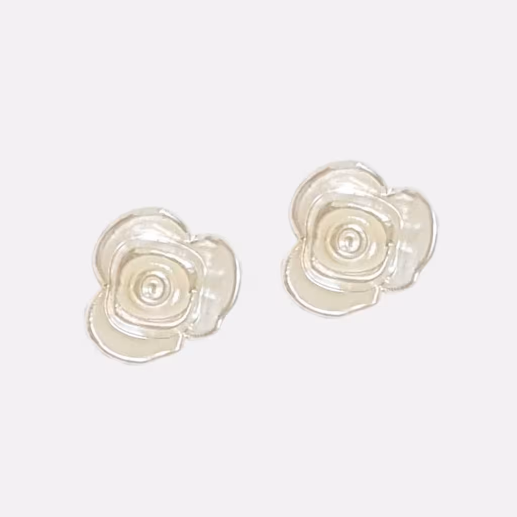 گوشواره میخی رز سفید مدل ERLROSE