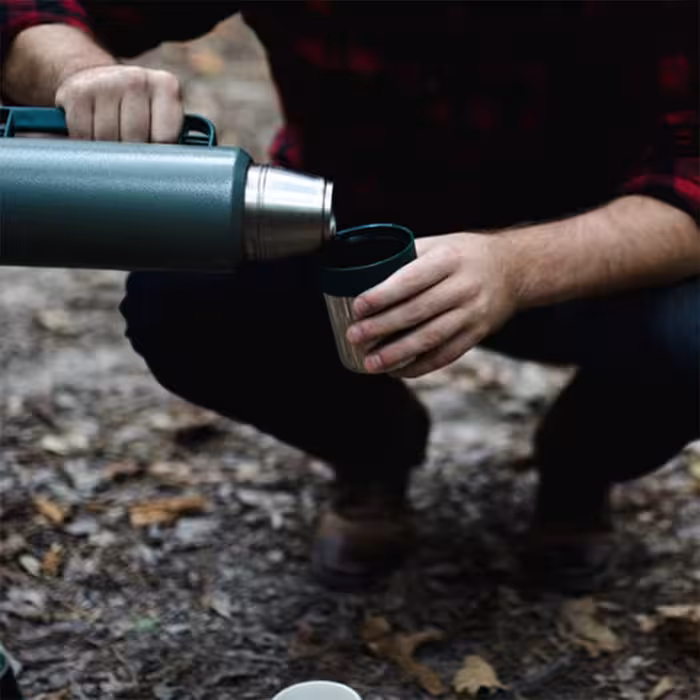 فلاسک استنلی مدل The Legendary Classic Bottle کد F 2021 گنجایش 1.4 لیتر