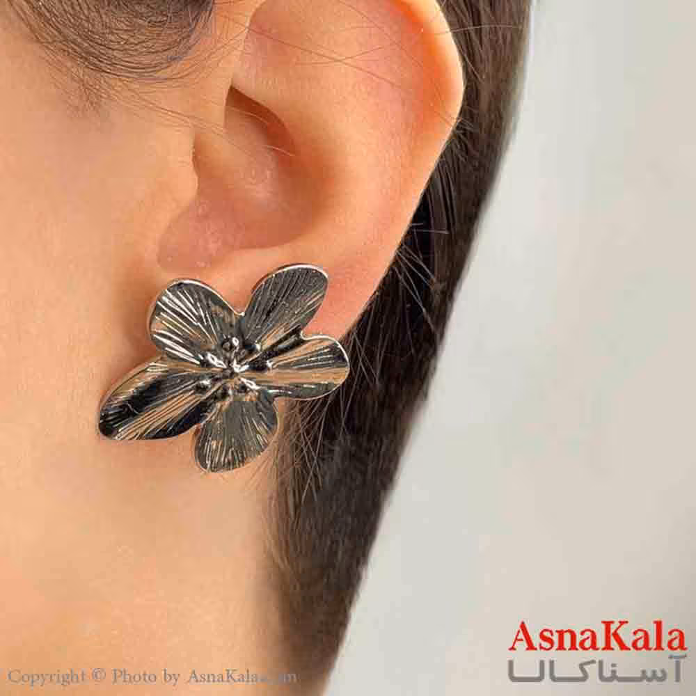 گوشواره دخترانه مینیمال طرح گل شیک فشن رنگ نقره ای کد GSH151808W