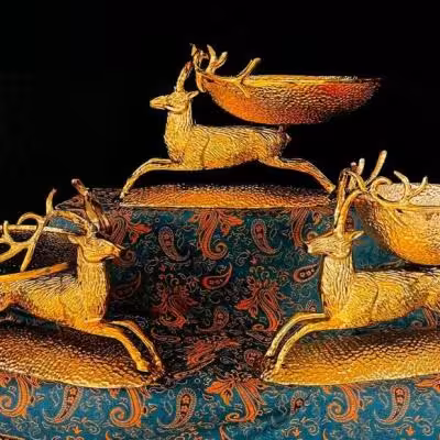 ست گوزن زیر صخره