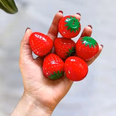 بالم لب توت فرنگی