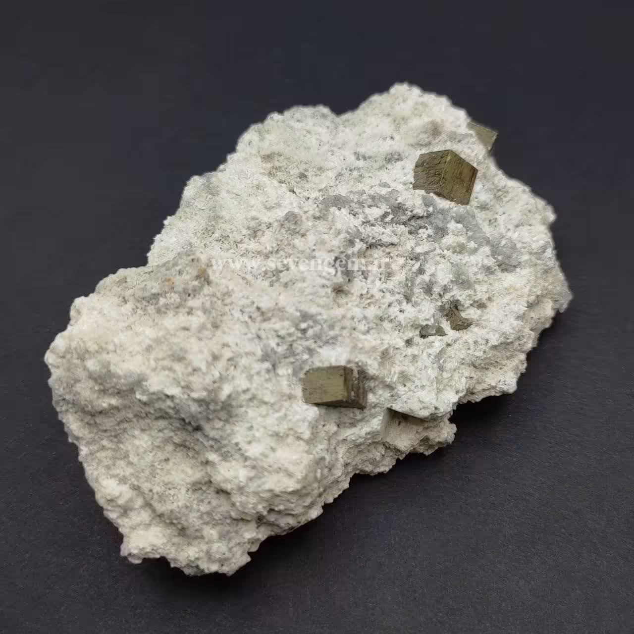 راف سنگ پیریت کوبیک (کد20)