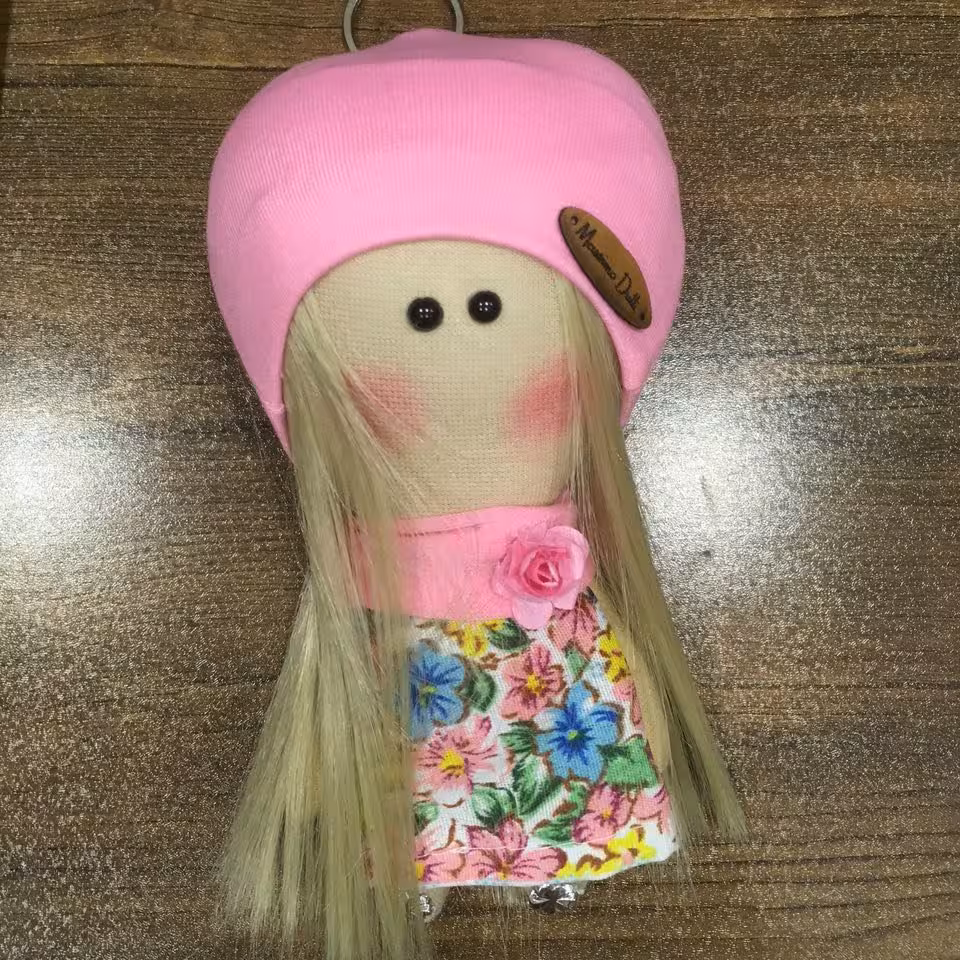 عروسک روسی دستساز گل دار کلاه صورتی