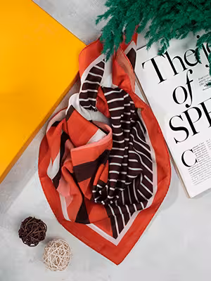 مینی اسکارف نخی قرمز هاشور کد YM63