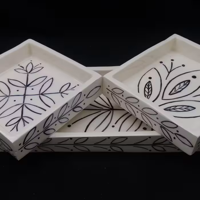 شیرینی خوری سرامیکی هیوا طرح میخک کد 10919380 مجموعه 3 عددی