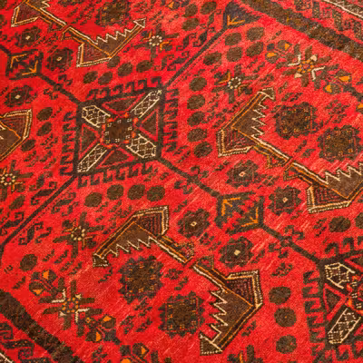 فرش دستبافت دو و نیم متری مدل نقشه بلوچ  کد 72.1011