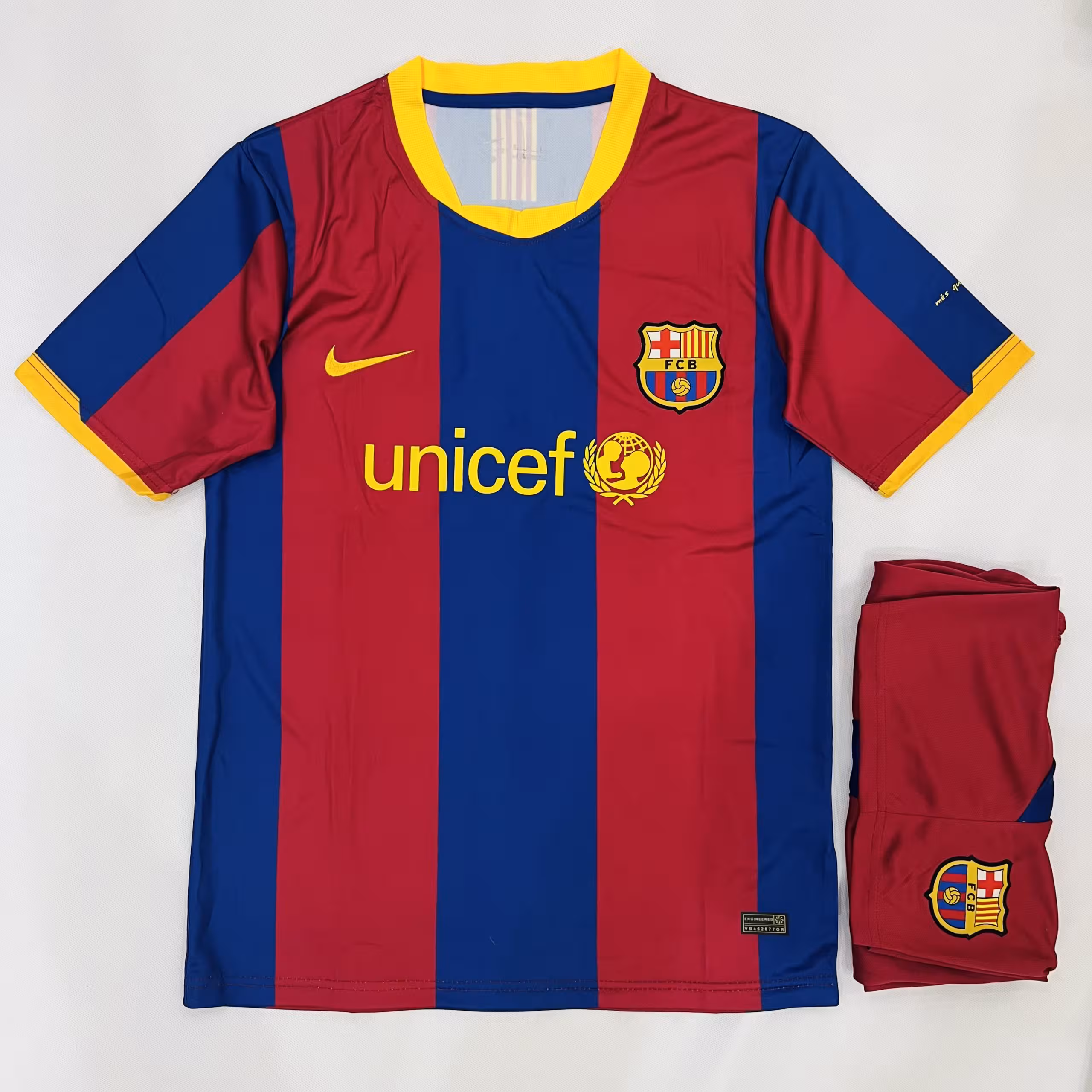 کیت کلاسیک بارسلونا 2011 باشورت