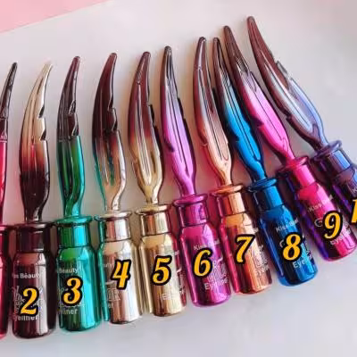 خط چشم رنگی