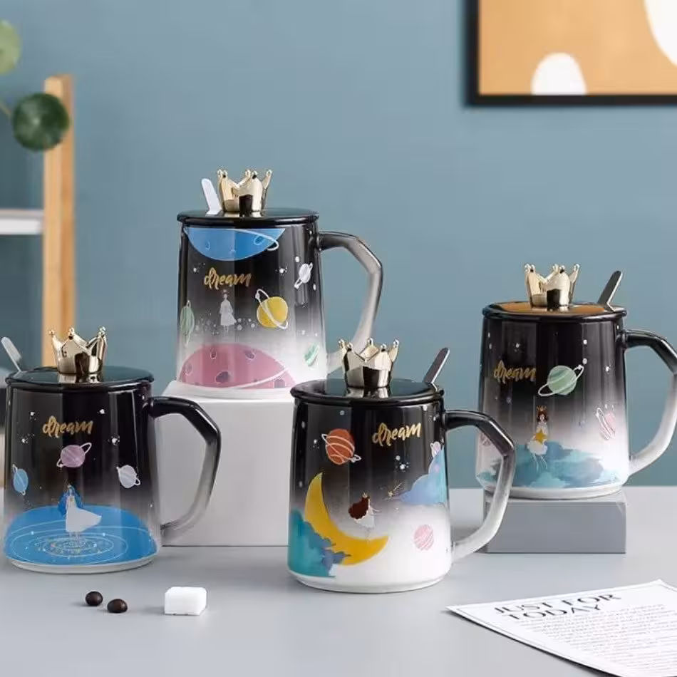 ماگ طرح کهکشان درب تاج دار