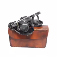 دوربین دوچشم انگلیسی تاریخدار 1857 میلادی همراه کیف چرم