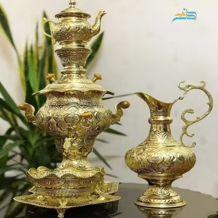سرویس سماور زغالی برنجی دست ساز با آبکاری شبه طلا، 3.5 لیتری