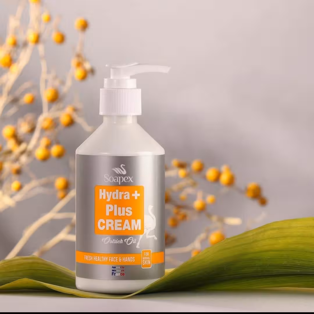 کرم آبرسان شتر مرغ سوپکس حاوی روغن شتر مرغ و ویتامین E 