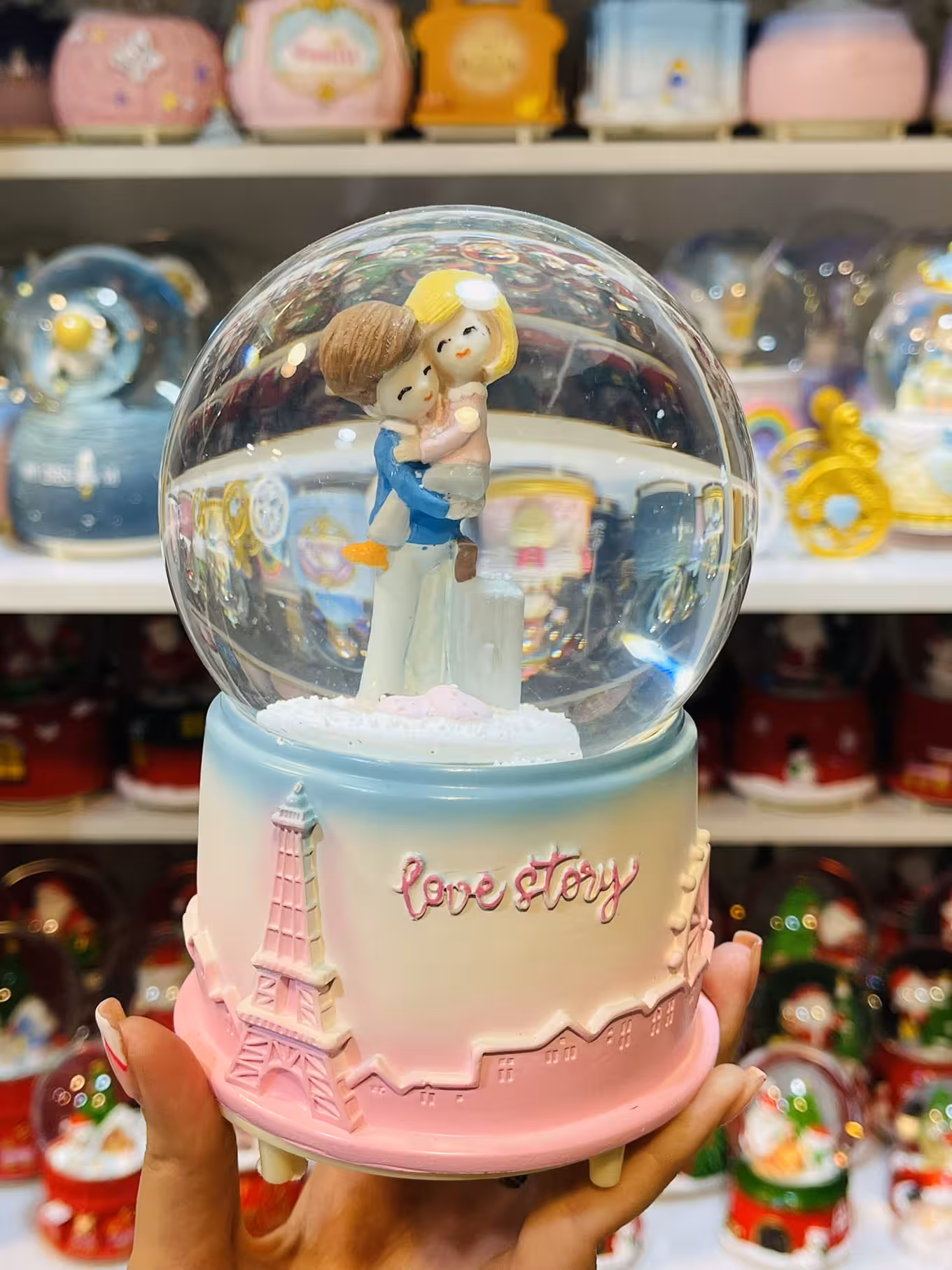 گوی موزیکال پاریس Love Story A