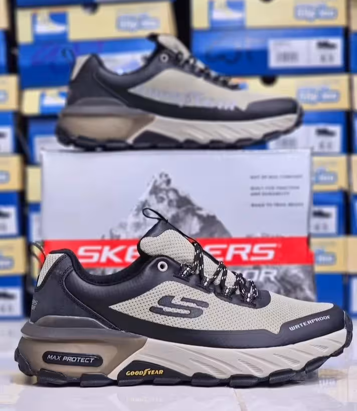 کتونی اسکیچرز مدل Max Protect ساخت ویتنام