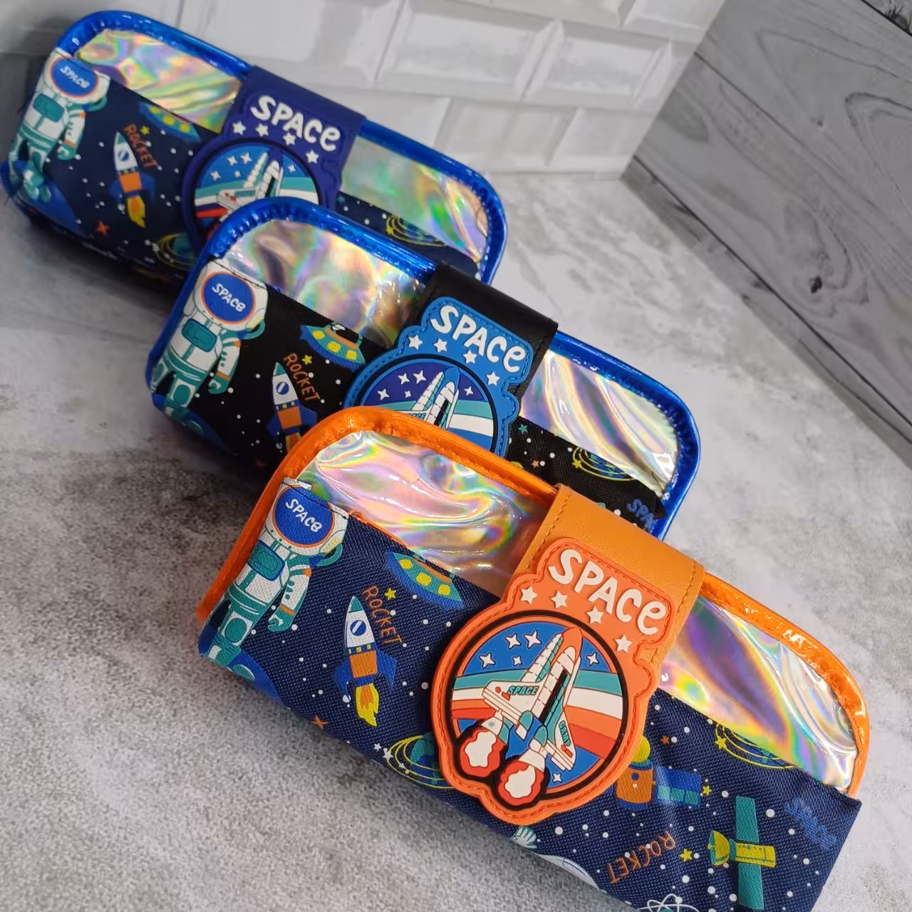 جامدادی سه قسمتی فضانورد هلوگرامی