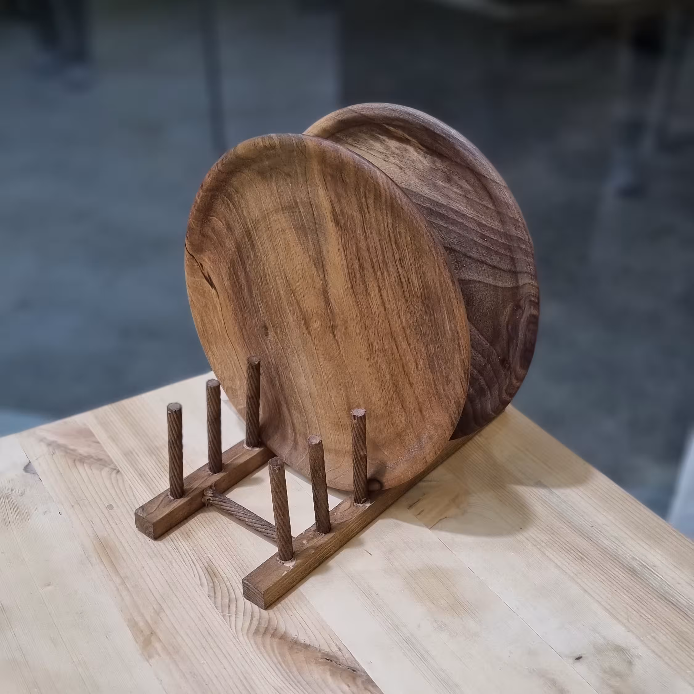 استند بشقاب چوبی  