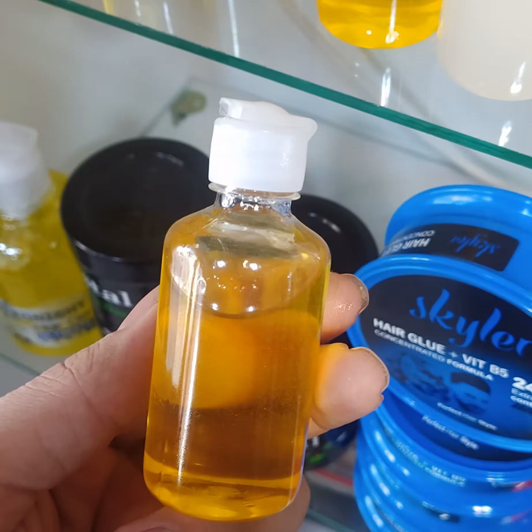 روغن بادام شیرین 100% طبیعی مخصوص موی سر و موارد دیگر  طب سنتی 