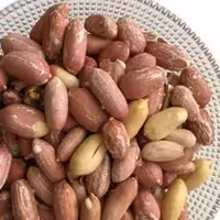 بادام زمینی آستانه درشت و اعلا 1 کیلویی وزن خالص محصول 900گرم 