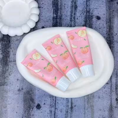 کرم دست هلو و عسل با هگزاپپتید بیوآکوا