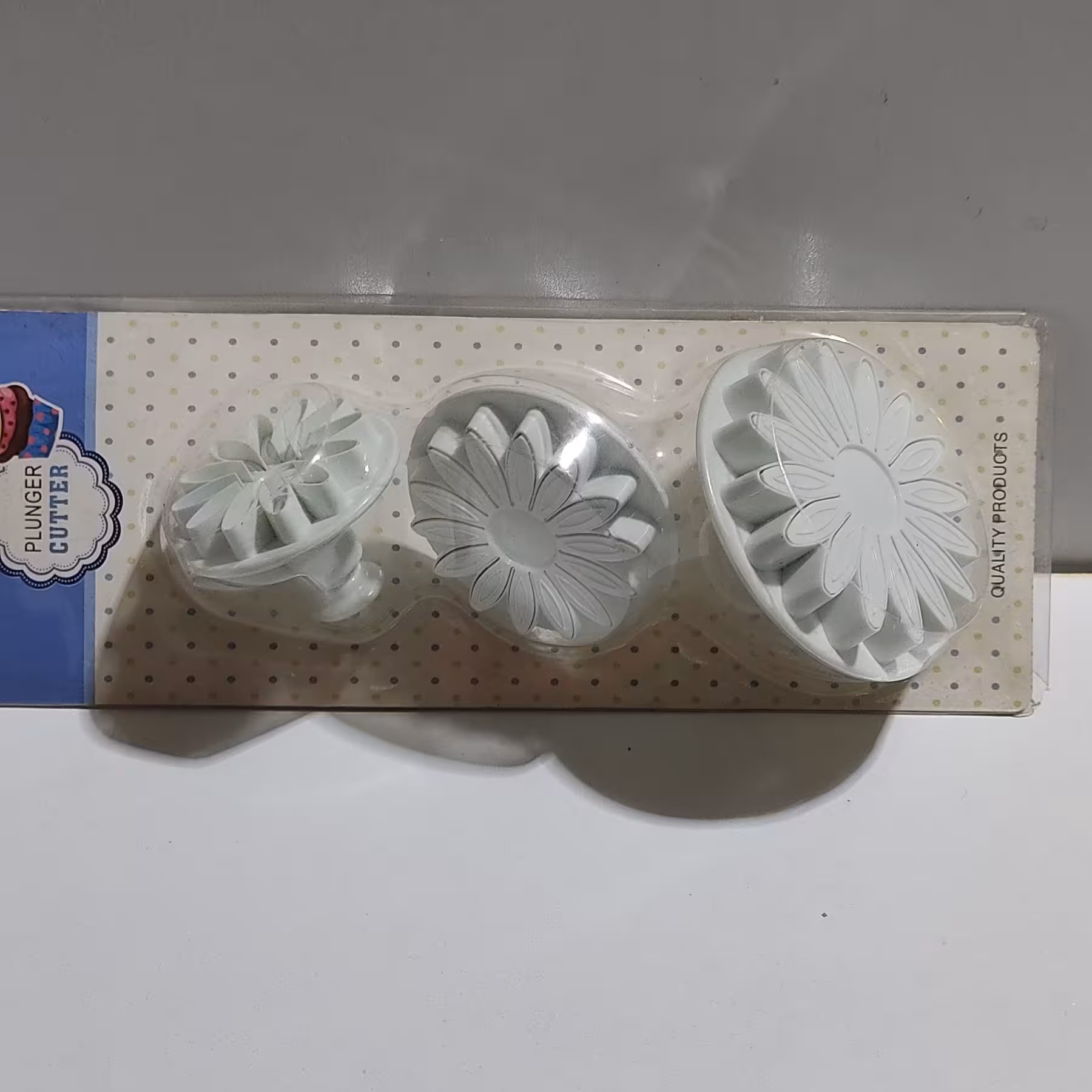 کاتر گل مینا سه تایی قطر هر گل 5 و5 و نیم و 7 سانت