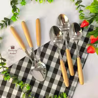 قاشق غذا خوری دسته چوبی