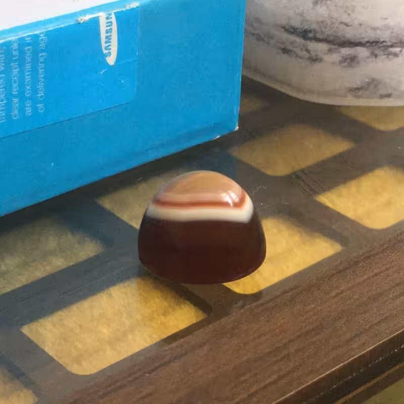 نگین طبیعی و معدنی اصل عقیق طوقدار خوشرنگ و آبدار مناسب برای انگشتری 