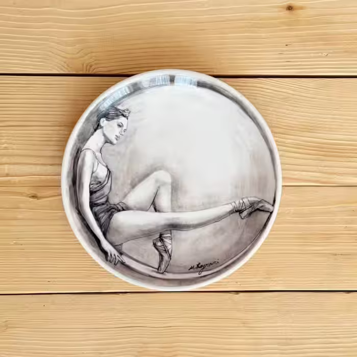 بشقاب کوچک دیوارکوب بالرین تک پیکره کوچک طرح بیست و چهار