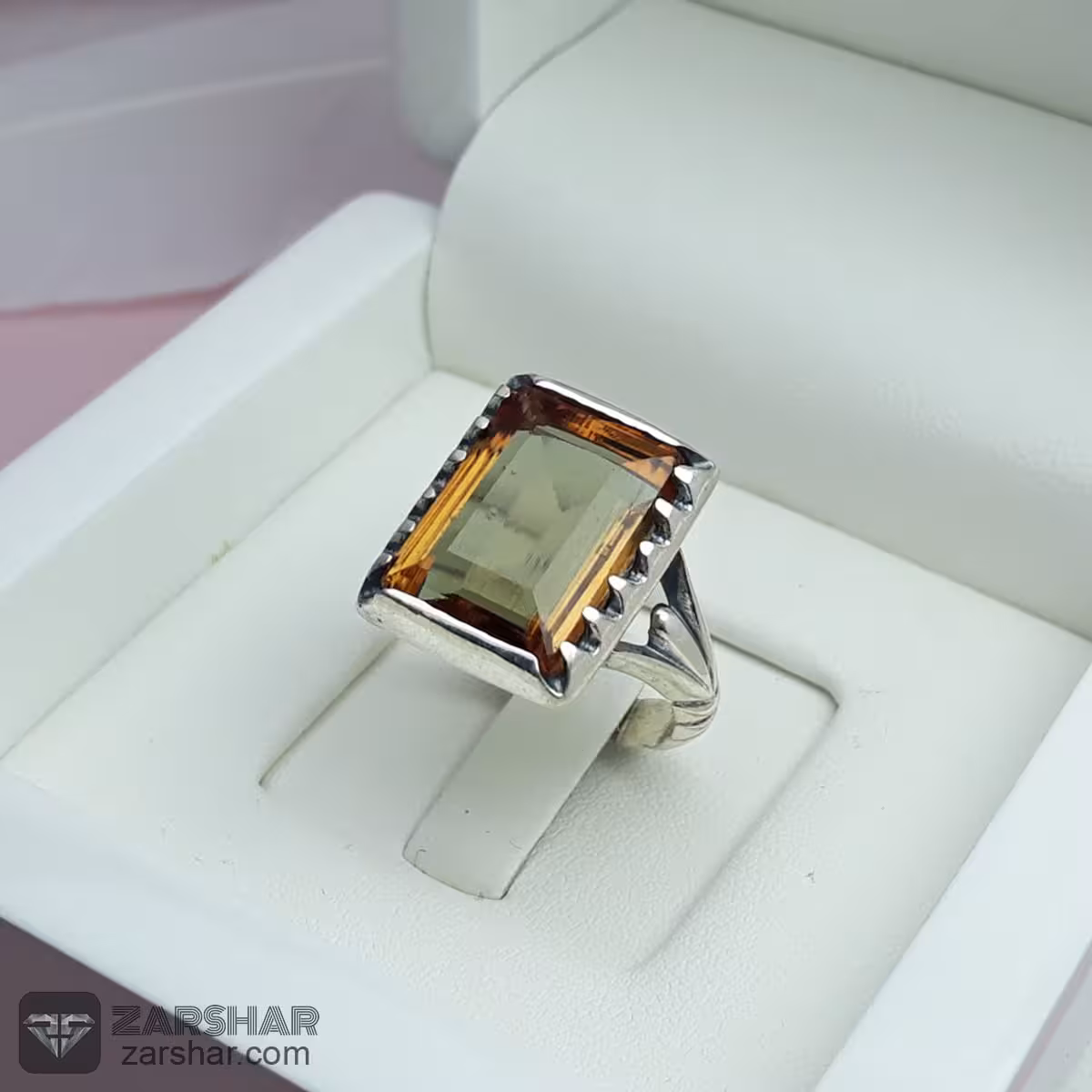 الکساندریت چهارگوش