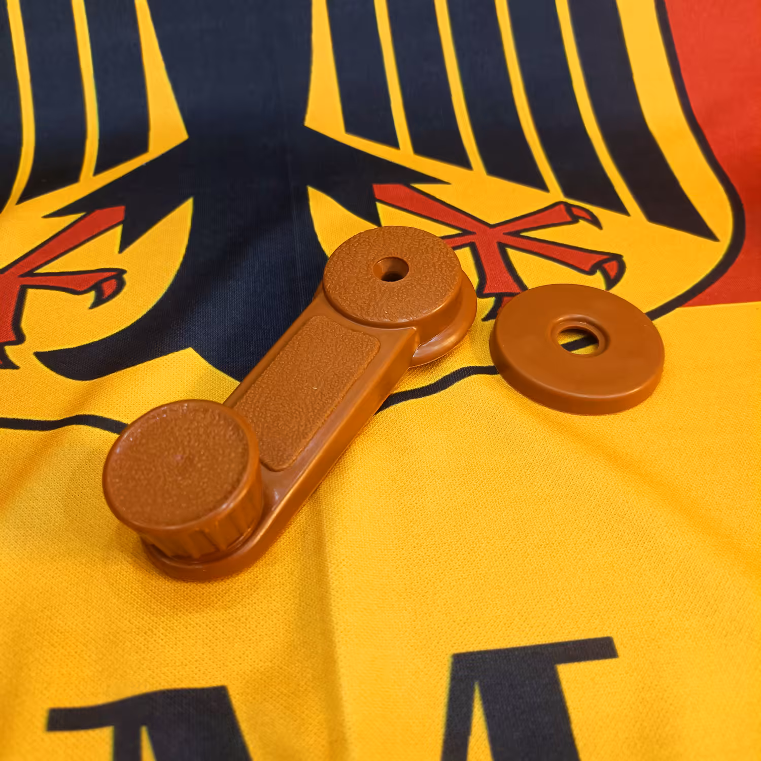 دستگیره شیشه بالابر خودرو مدل PELAS-KEREM مناسب برای نیسان وانت مجموعه دو عددی