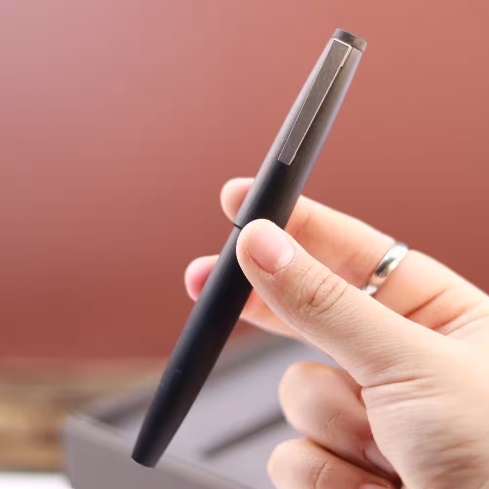 خودنویس لامی 2000 مشکی با جا قلمی LAMY 2000 FP M black and pen case 01