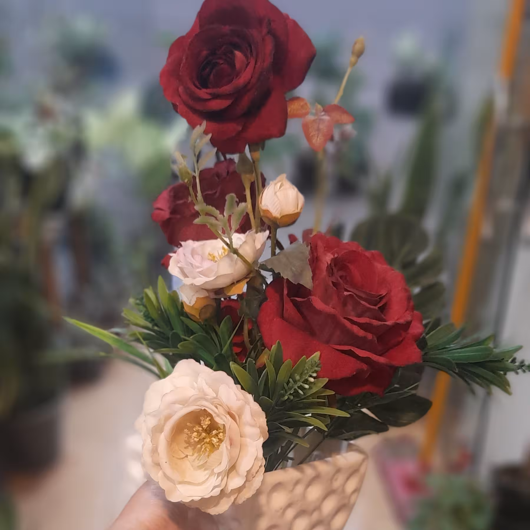 گل مصنوعی با گلدان سرامیکی( پسکرایه)