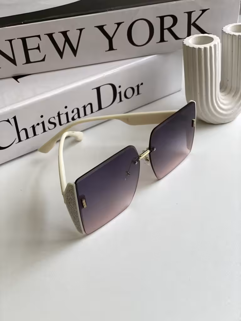 عينك آفتابي برند Prada زنانه ترند يووي 400