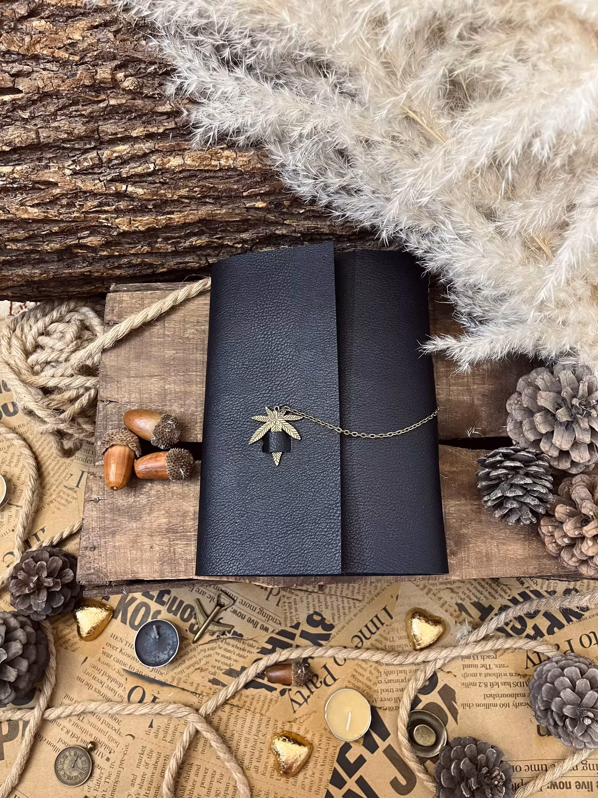 هدیه ولنتاین، دفتر چرم دستدوز