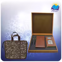ست حافظ پالتويی با كيف چرم  خودكار و روان نويس با ساک ترمه هدیه (كد 90255)