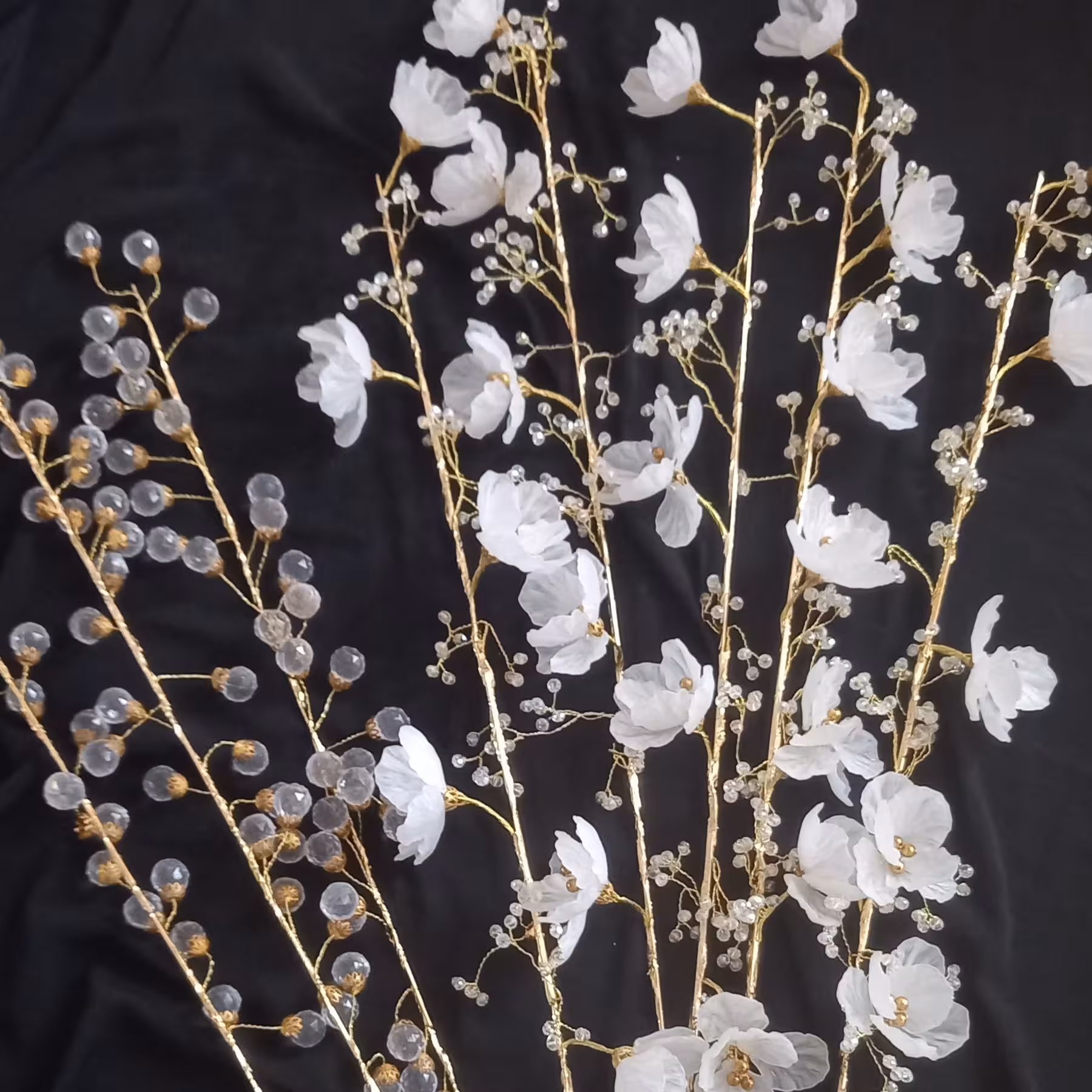 ست پنج گل کریستال عروس بهمراه سه شاخه پر غنچه