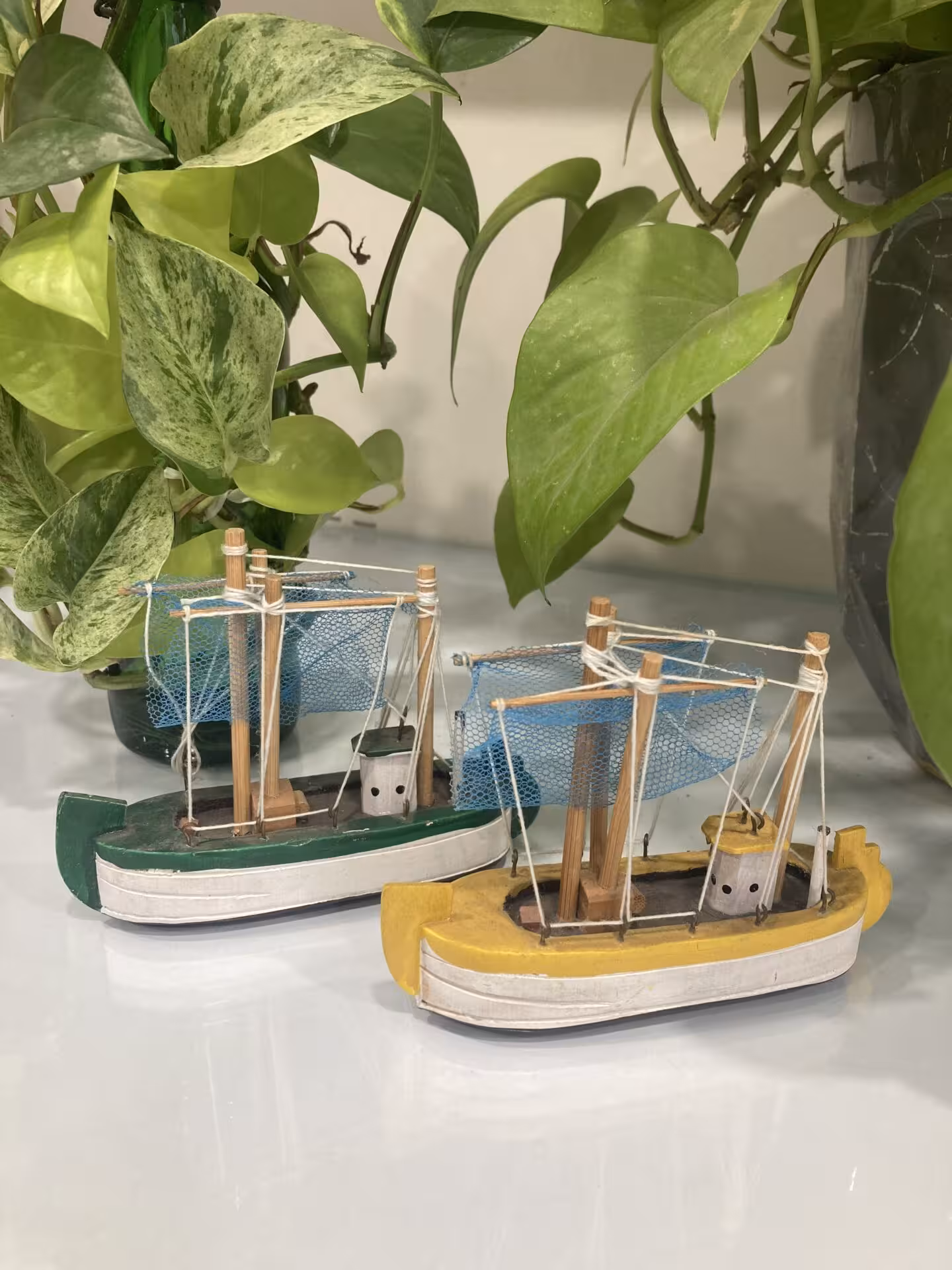 کشتی بادبانی چوبی کوچک