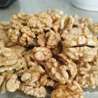 مغز گردو   ایرانی اعلا سفید درجه یک 500 گرمی تازه عاری از هرگونه سموم و مواد نگهدارنده 