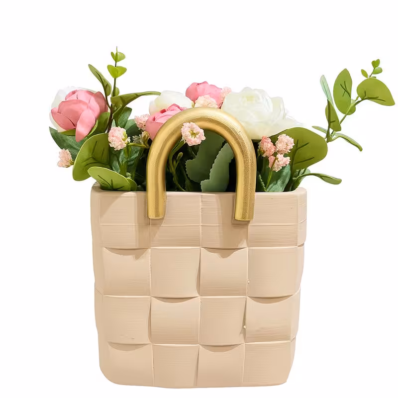 گلدان به همراه گل مصنوعی طرح کیف