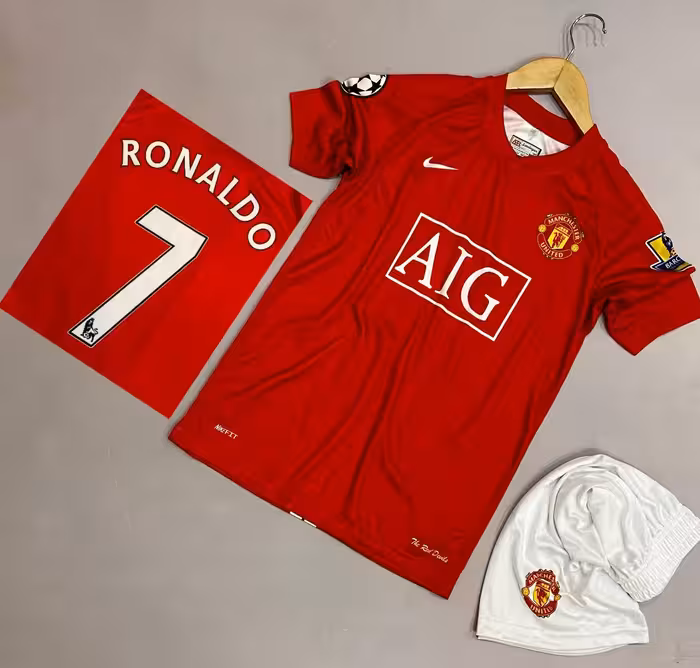 کیت بچگانه و بزرگسال منچستریونایتد 2008