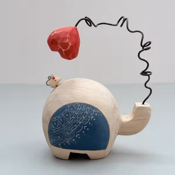 مجسمه چوبی فیل لاولی با موش