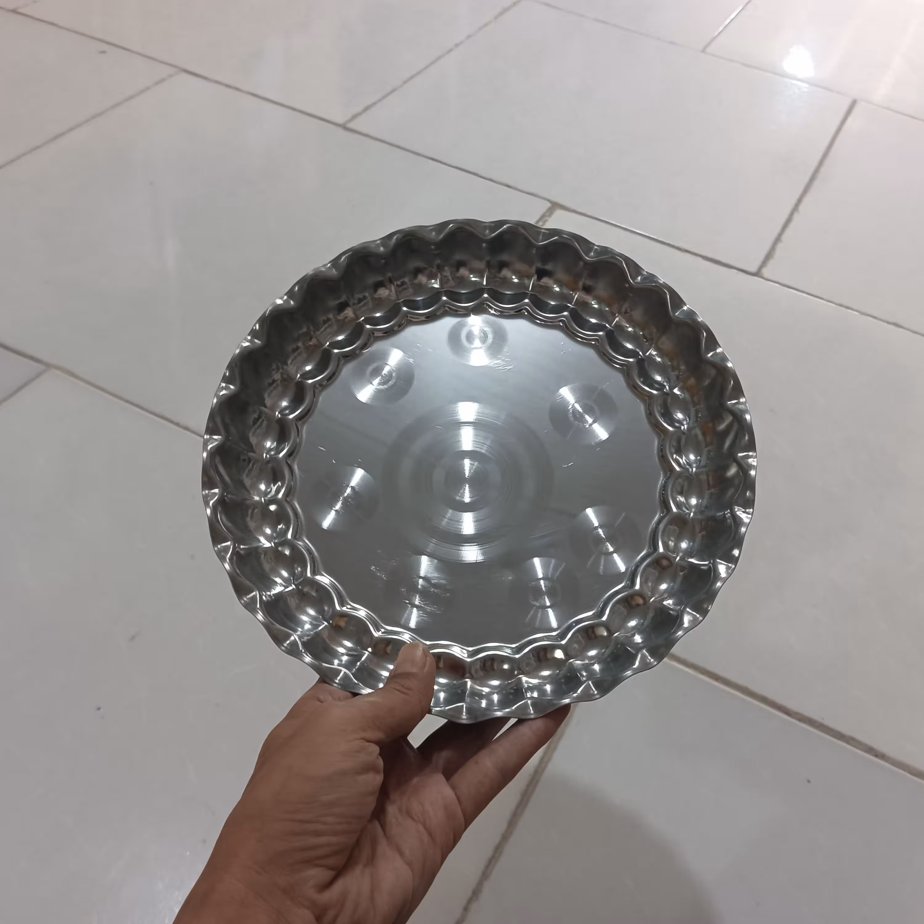 سینی استیل لبه کنگره سایز 30 جنس ضخیم با آبکاری با کیفیت بالا و مقاوم و سبک