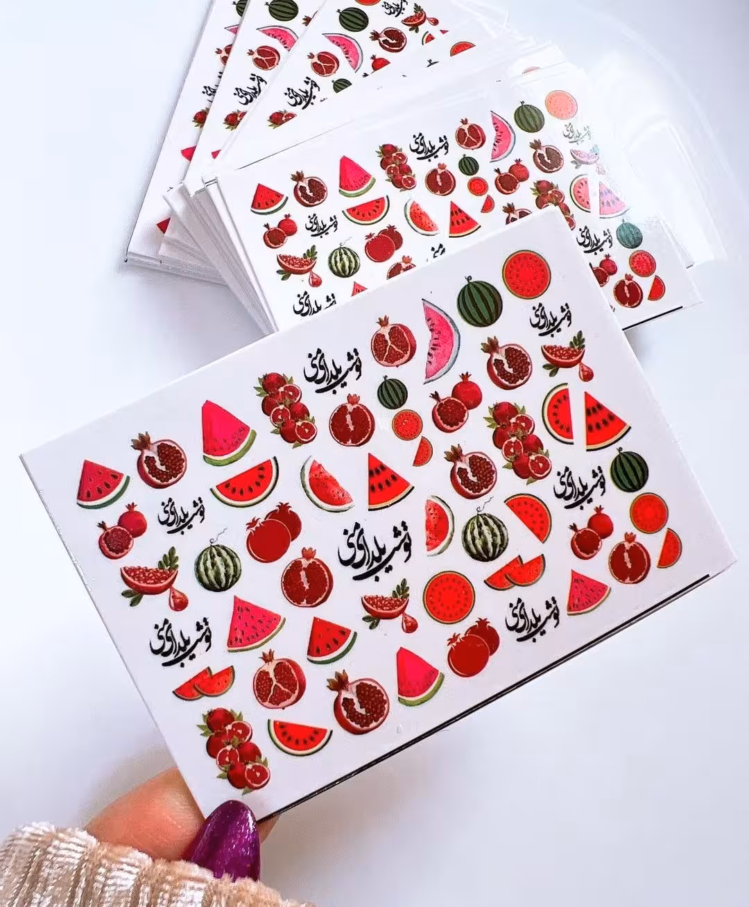لنز ناخن شب یلدایی