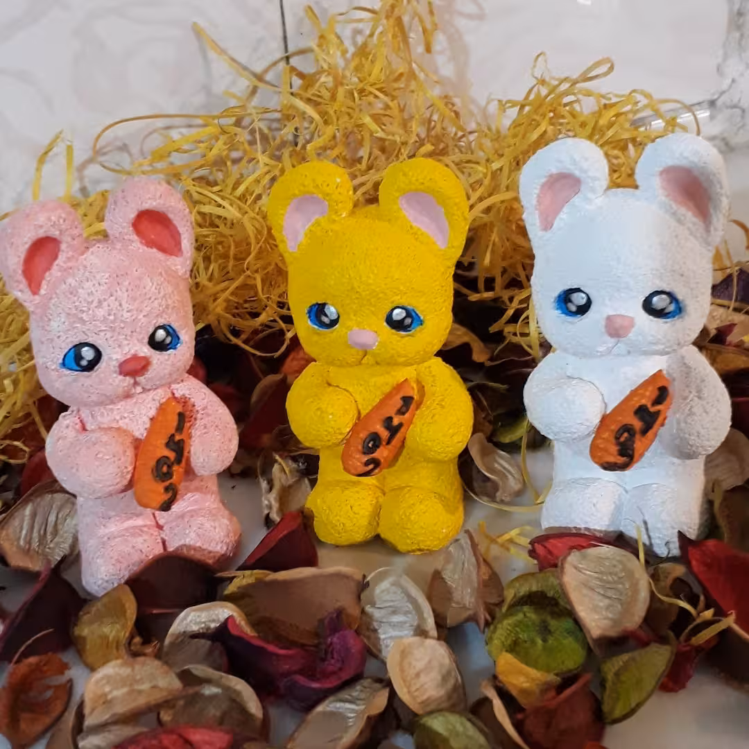 مجسمه گچی دررنگهای مختلف