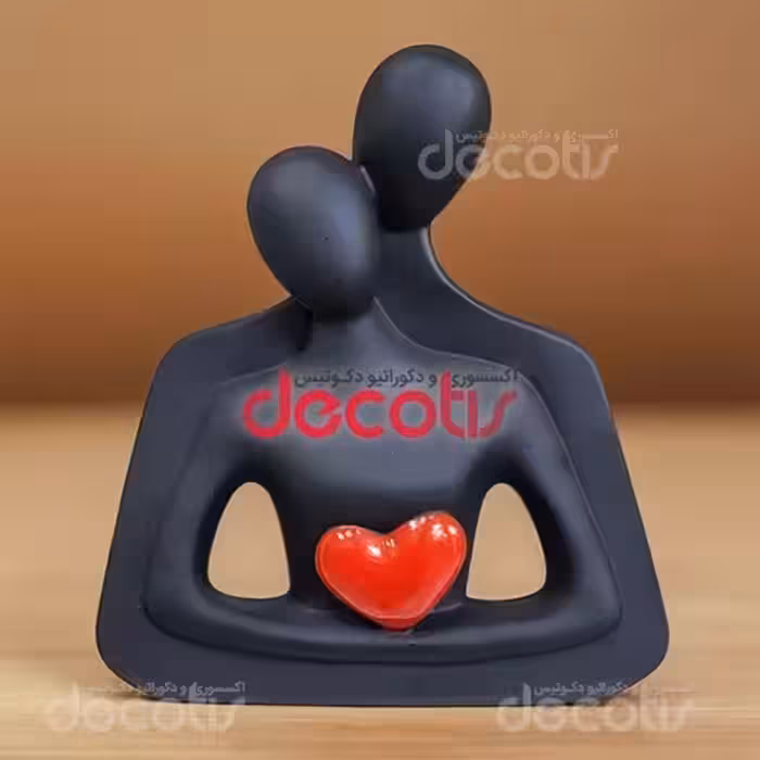 مجسمه آغوش عشق قلبی